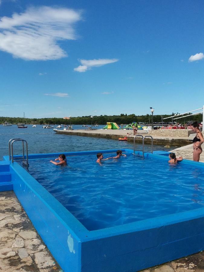 Victoria Mobilehome In Orsera Camping Resort Exteriör bild